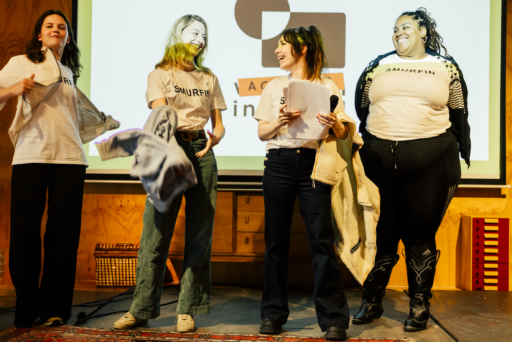 Vrouwen in Beeld - Smurfin T-shirt - Actrices in Beeld